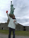 USA '09: New York, Statua della Libertà (quella dietro...)
